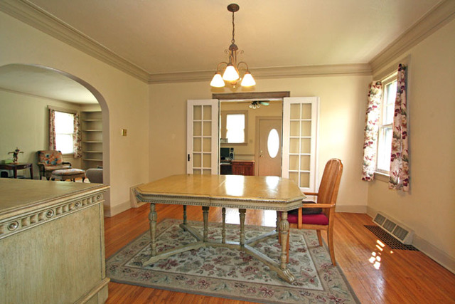 329 Jefferson Ave, Elgin, IL 60120 photo 5