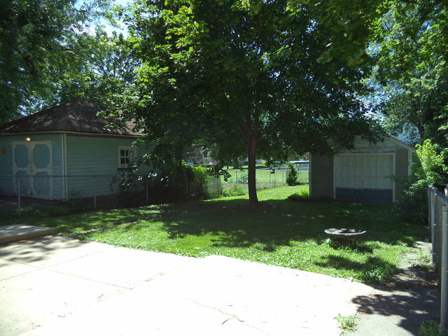 338 Moseley St, Elgin, IL 60123 photo 18