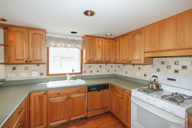 412 Clearview Ave, Wauconda, IL 60084 photo 7