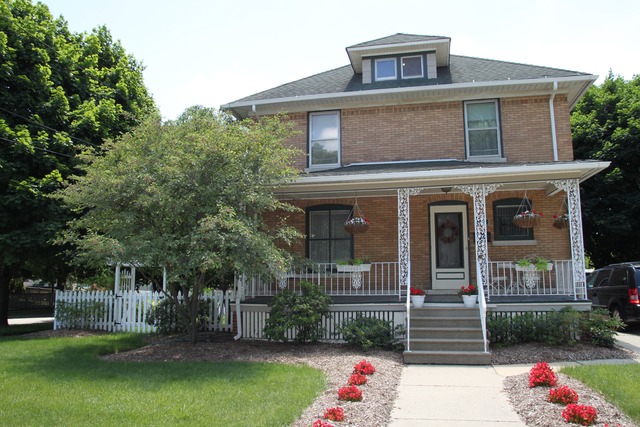 359 Walnut Ave, Elgin, IL 60123 photo 1
