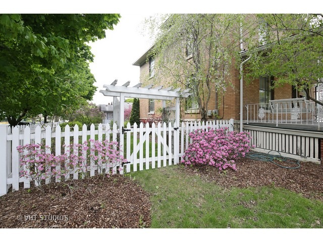 359 Walnut Ave, Elgin, IL 60123 photo 24