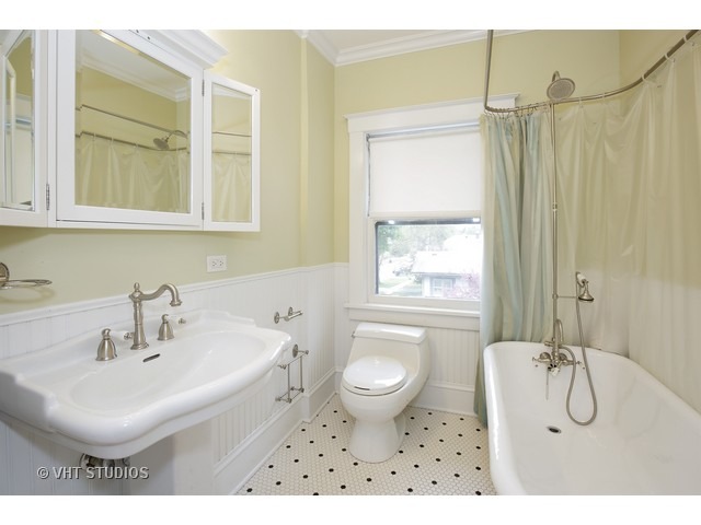 359 Walnut Ave, Elgin, IL 60123 photo 17