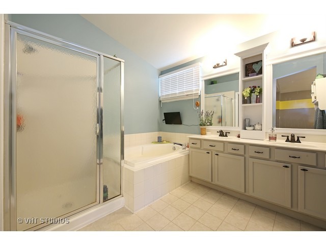 2920 Discovery Dr, Plainfield, IL 60586 photo 13