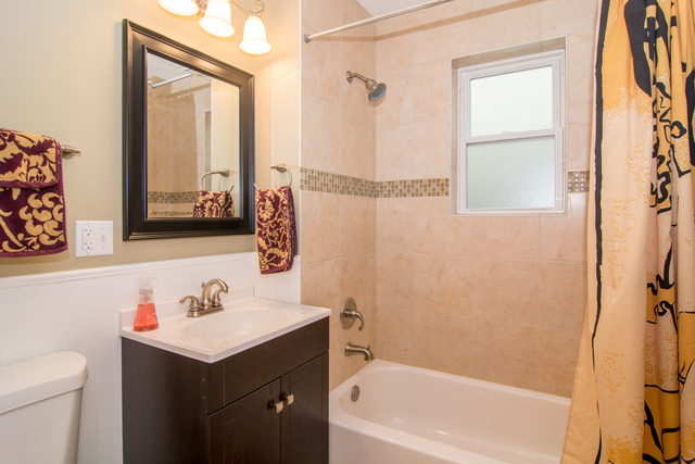 2935 N Wisner Ave, Chicago, IL 60618 photo 8