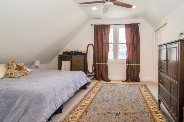 2935 N Wisner Ave, Chicago, IL 60618 photo 9