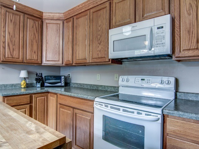 2060 E Bradley St, Beloit, WI 53511 photo 9