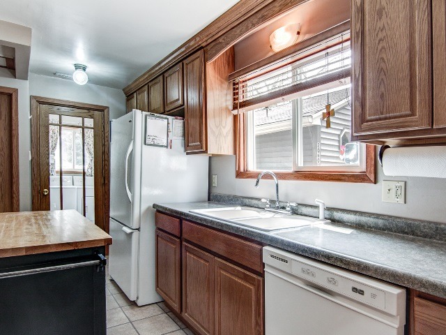 2060 E Bradley St, Beloit, WI 53511 photo 10