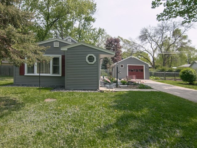 2060 E Bradley St, Beloit, WI 53511 photo 1