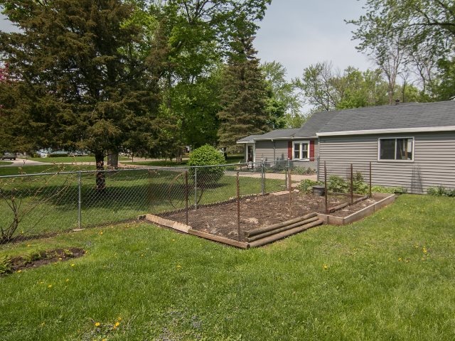 2060 E Bradley St, Beloit, WI 53511 photo 25