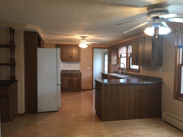 208 E Center St, Mount Morris, IL 61054 photo 2