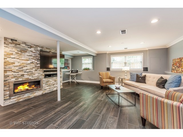 217 Glenview Rd, Glenview, IL 60025 photo 4