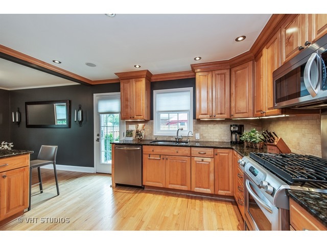 217 Glenview Rd, Glenview, IL 60025 photo 3