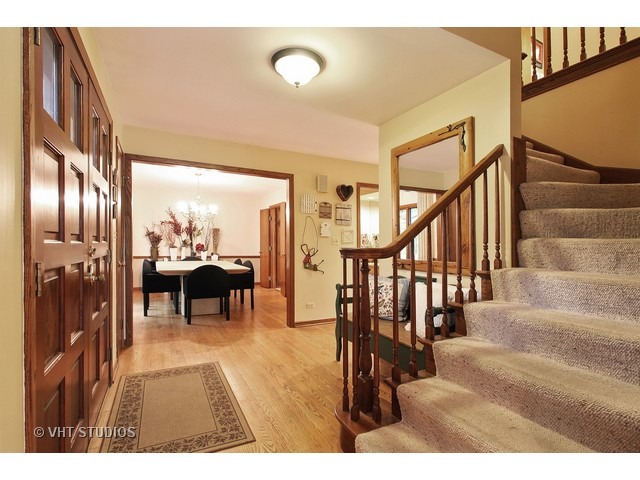 985 Heather Rd, Deerfield, IL 60015 photo 2