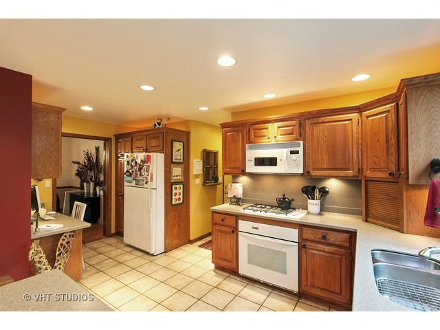 985 Heather Rd, Deerfield, IL 60015 photo 5