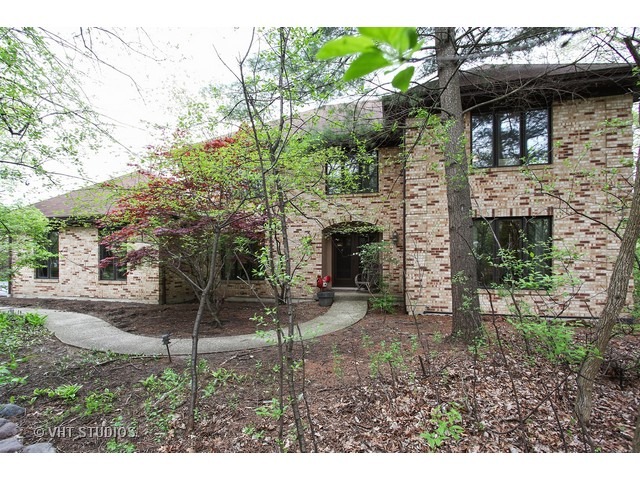 985 Heather Rd, Deerfield, IL 60015 photo 1