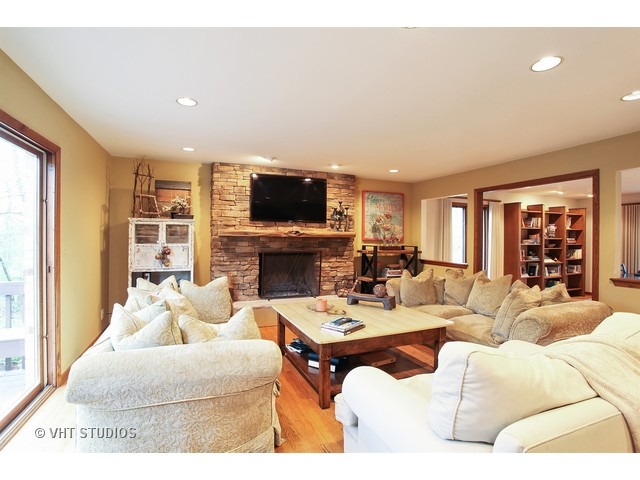 985 Heather Rd, Deerfield, IL 60015 photo 8