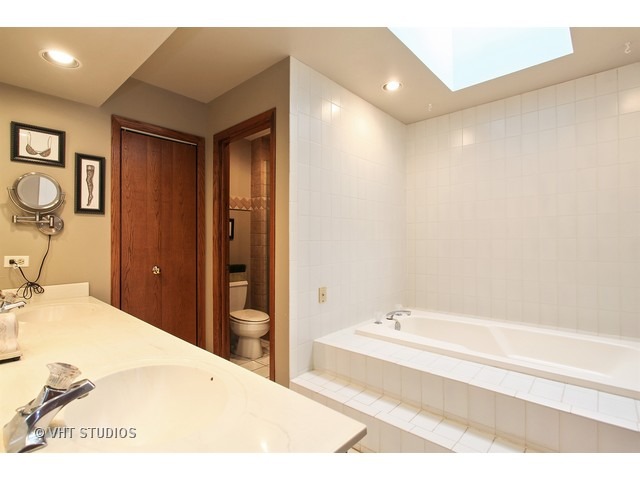 985 Heather Rd, Deerfield, IL 60015 photo 11