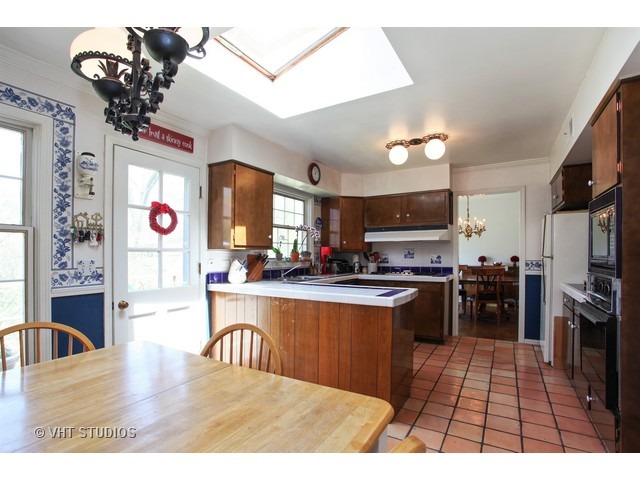 850 Warwick Rd, Deerfield, IL 60015 photo 3