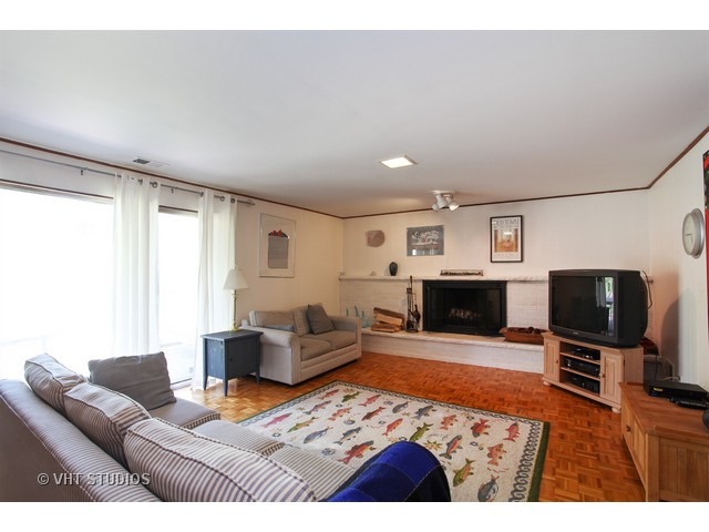 850 Warwick Rd, Deerfield, IL 60015 photo 5