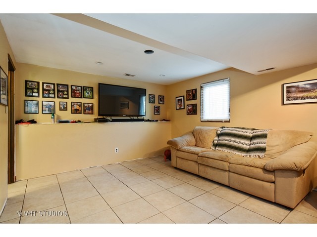 5846 Liberty Sq, Oak Forest, IL 60452 photo 5