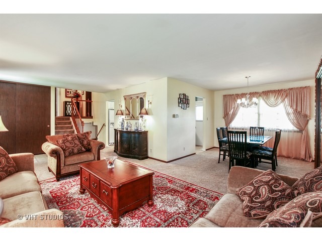 711 Evergreen Ct, Algonquin, IL 60102 photo 5