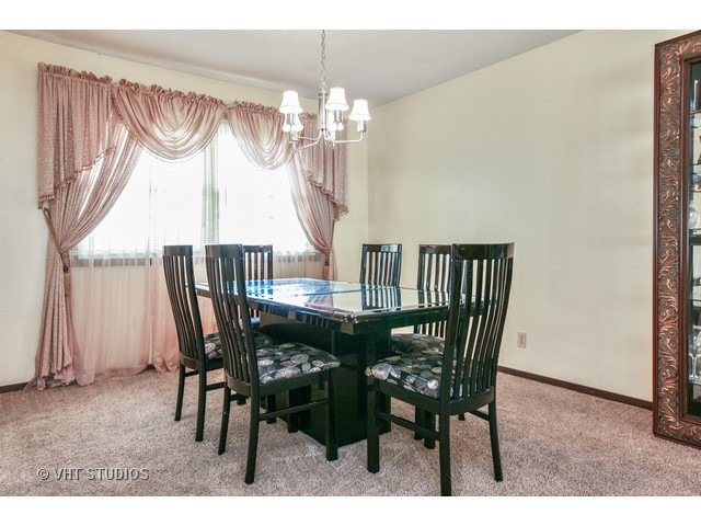 711 Evergreen Ct, Algonquin, IL 60102 photo 8