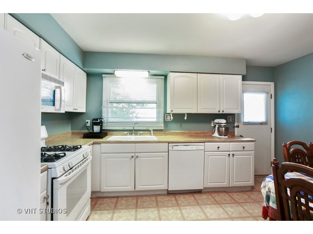 711 Evergreen Ct, Algonquin, IL 60102 photo 7