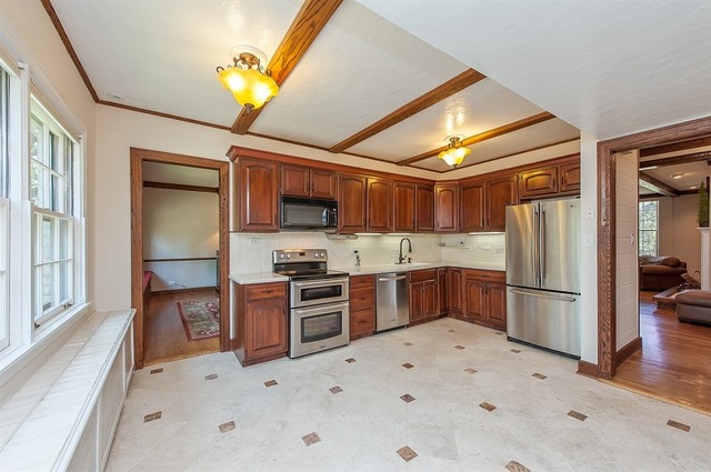 55 Park Ln, Golf, IL 60029 photo 8