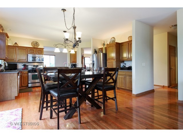 25155 Constitution Ct, Plainfield, IL 60544 photo 9