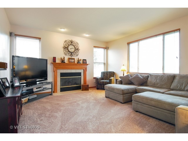 25155 Constitution Ct, Plainfield, IL 60544 photo 11