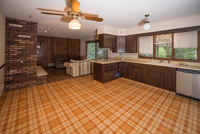 250 2nd St, Elgin, IL 60123 photo 9