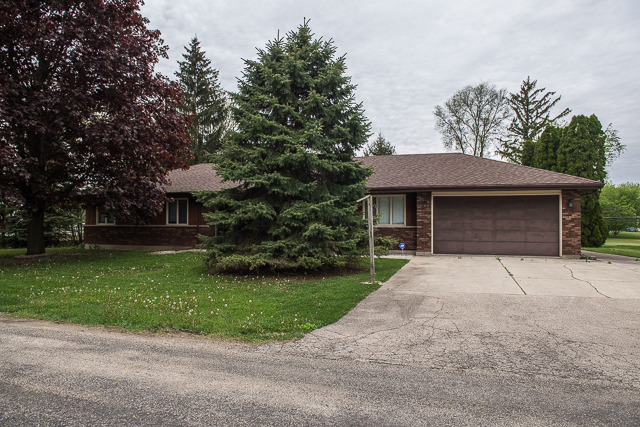 250 2nd St, Elgin, IL 60123 photo 1