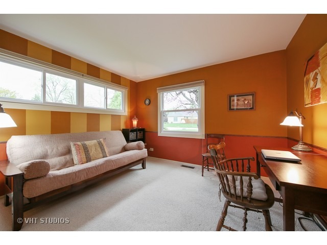 329 Brookside Cir, Wheaton, IL 60187 photo 11