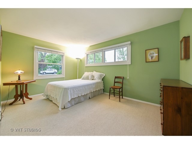 329 Brookside Cir, Wheaton, IL 60187 photo 12