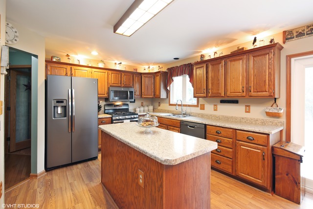 3244 Meadow Trl E, Dekalb, IL 60115 photo 6