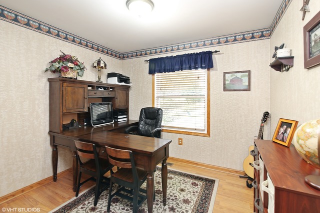 3244 Meadow Trl E, Dekalb, IL 60115 photo 15