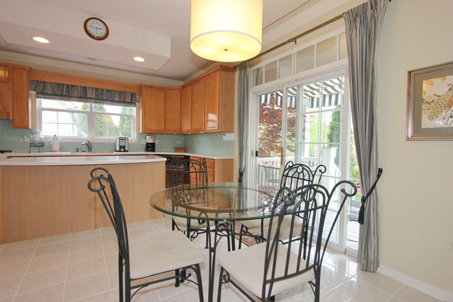 390 Plainview Dr, Bolingbrook, IL 60440 photo 7