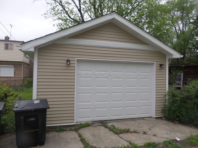 555 E 104th St, Chicago, IL 60628 photo 14