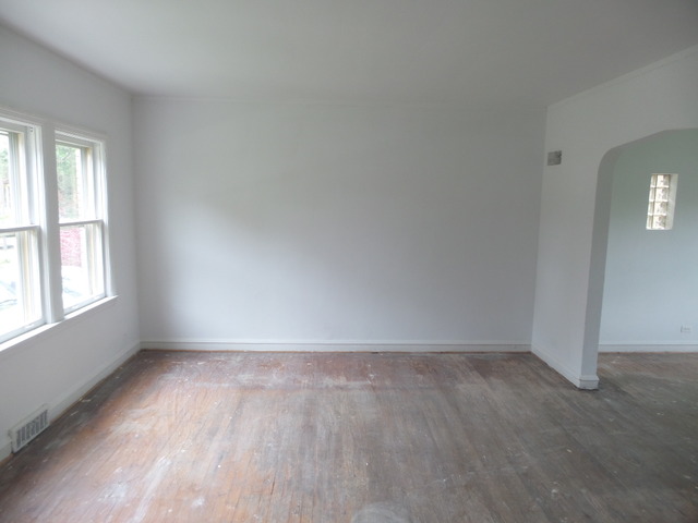 555 E 104th St, Chicago, IL 60628 photo 2