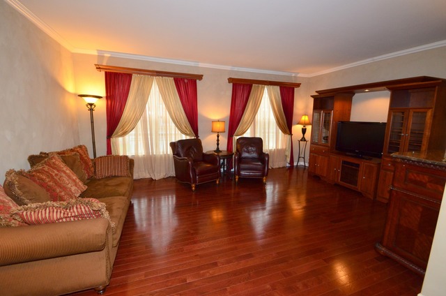 602 Declaration Ln, Aurora, IL 60502 photo 2