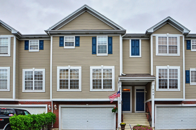 602 Declaration Ln, Aurora, IL 60502 photo 1