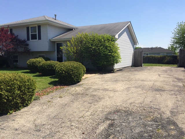 6606 Klinger Ln, Plainfield, IL 60586 photo 3