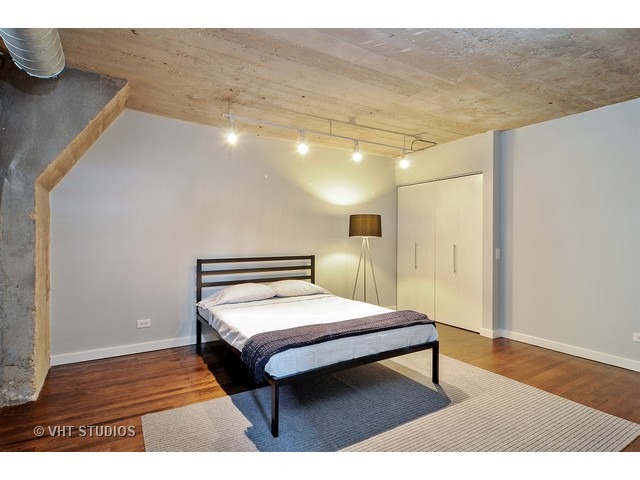 17 N Loomis St #1M, Chicago, IL 60607 photo 9