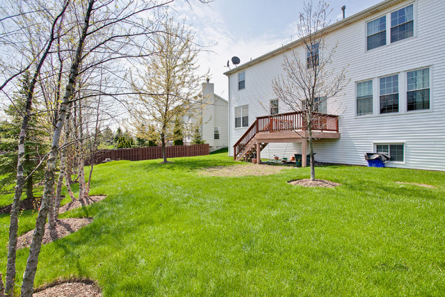 218 Thrush Cir, Lindenhurst, IL 60046 photo 22