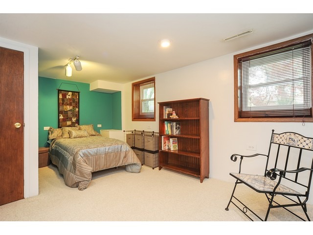 1068 Kenilworth Dr, Wheeling, IL 60090 photo 11