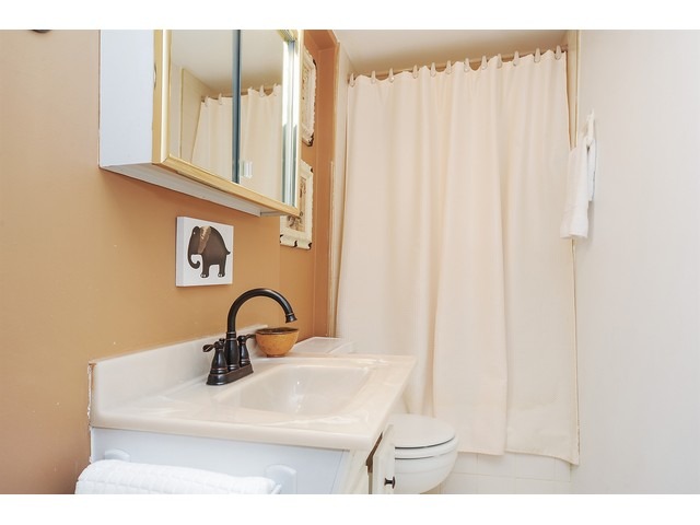 1068 Kenilworth Dr, Wheeling, IL 60090 photo 13