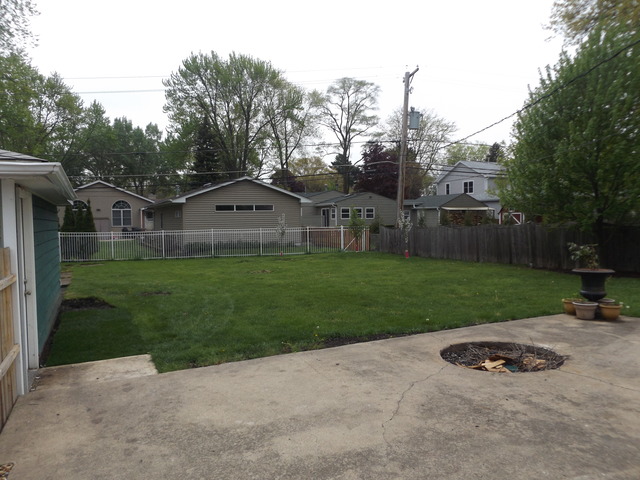 2105 Sigwalt St, Rolling Meadows, IL 60008 photo 10