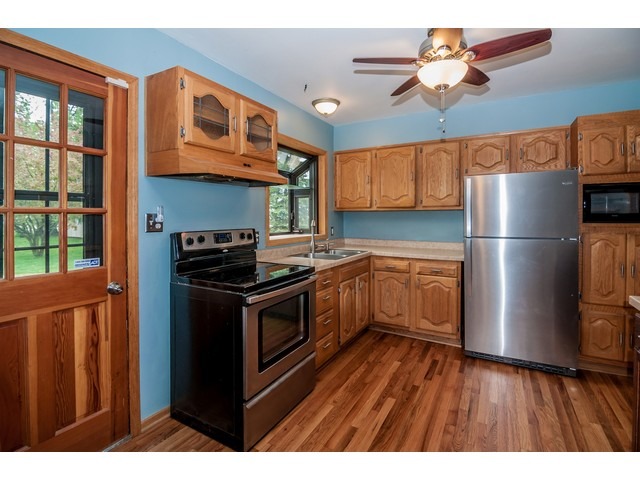 2805 Killarney Dr, Cary, IL 60013 photo 2