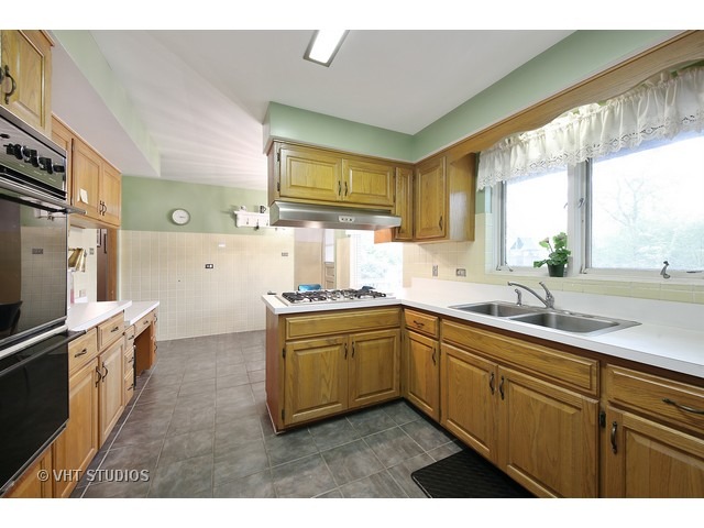 11510 73rd Pl, Willowbrook, IL 60527 photo 4