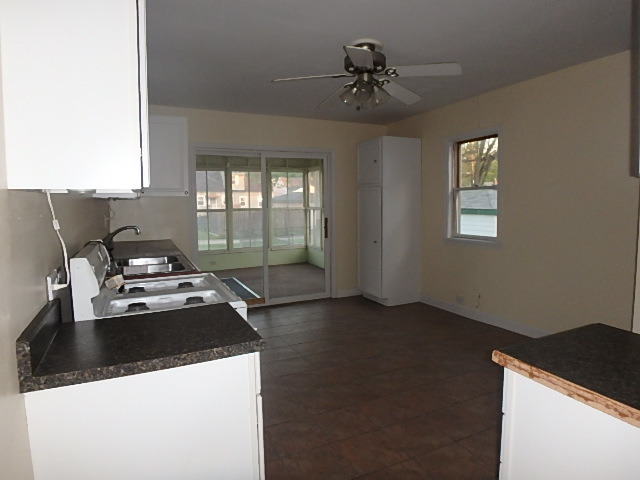 17844 Community St, Lansing, IL 60438 photo 4